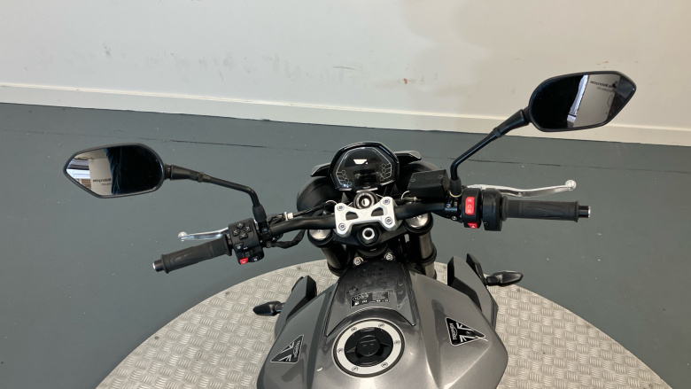 Triumph Street Triple R (23MY)